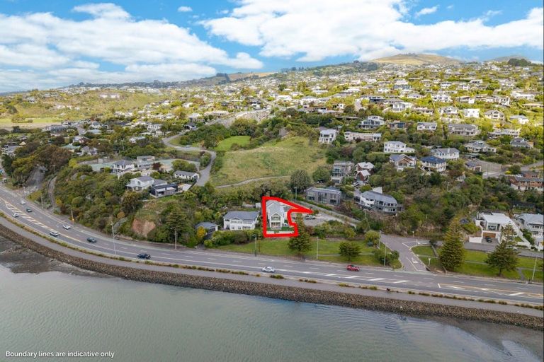 Photo of property in 2/1 The Brae, Mount Pleasant, Christchurch, 8081