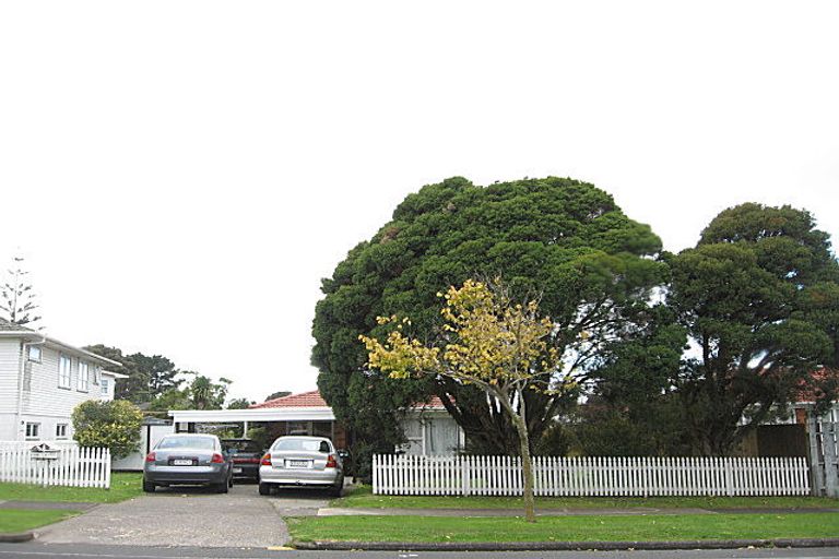 Photo of property in 2/152 Gossamer Drive, Pakuranga Heights, Auckland, 2010