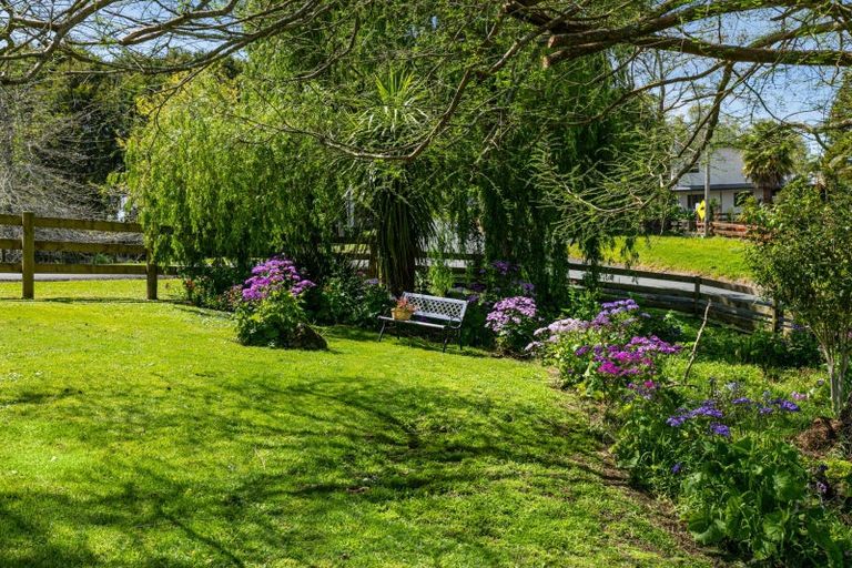 Photo of property in 32 Jeffs Road, Dairy Flat, Albany, 0794