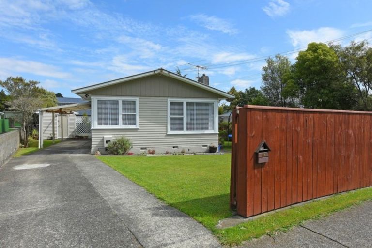 Photo of property in 66 Horoeka Street, Stokes Valley, Lower Hutt, 5019