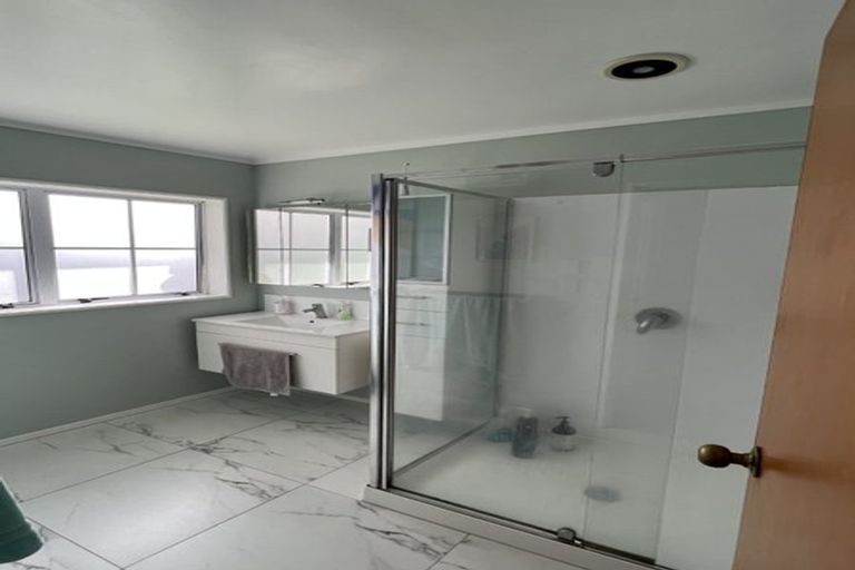 Photo of property in 4/2 Tampin Road, Hillpark, Auckland, 2102