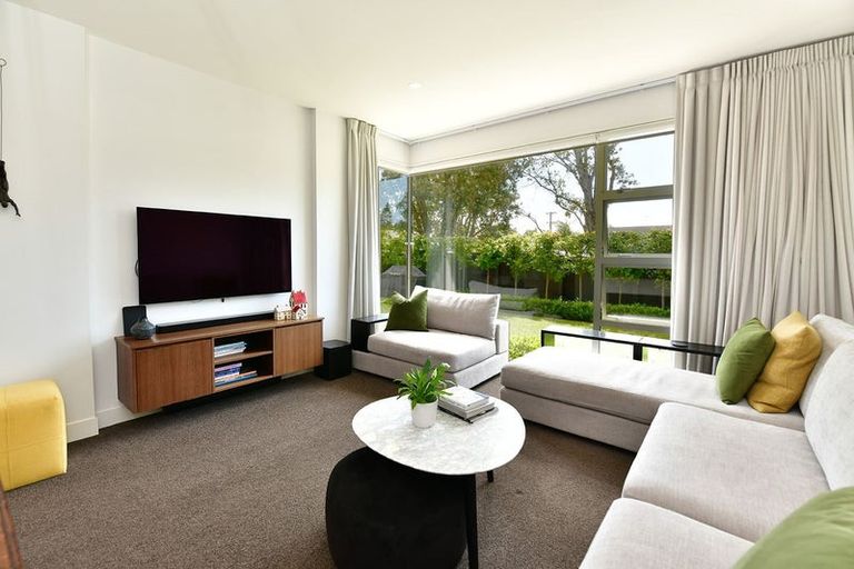 Photo of property in 52 Walton Street, Red Beach, 0932