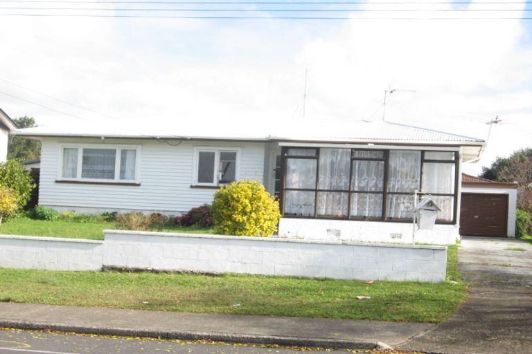 Photo of property in 4 Mckean Avenue, Manurewa, Auckland, 2102