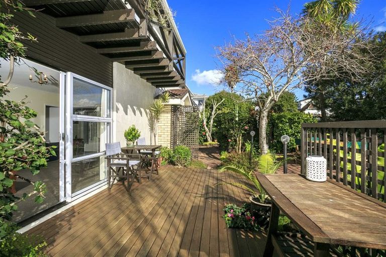 Photo of property in 2/4 Frater Avenue, Milford, Auckland, 0620
