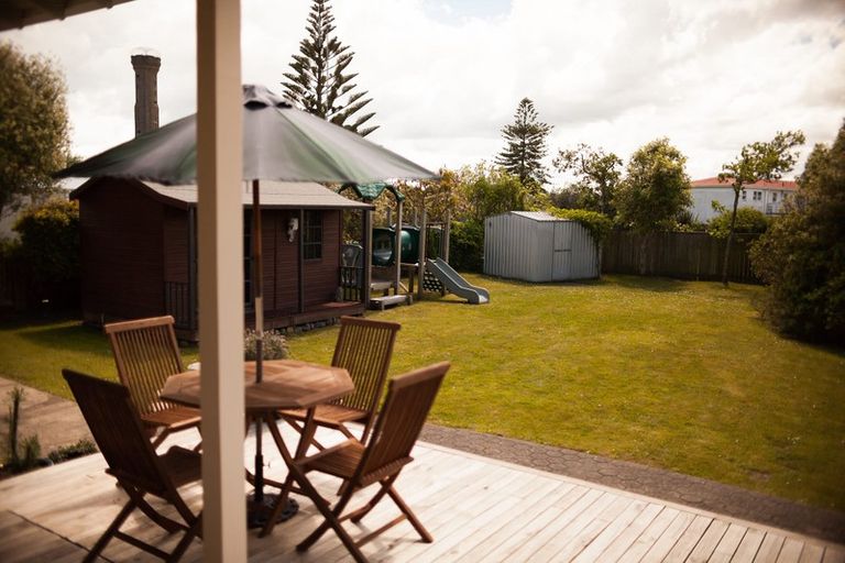 Photo of property in 17 Maxwell Avenue, Durie Hill, Whanganui, 4500