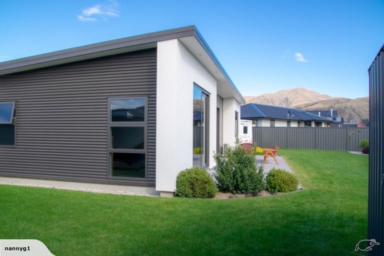 Photo of property in 9 Caledonian Place, Cromwell, 9310