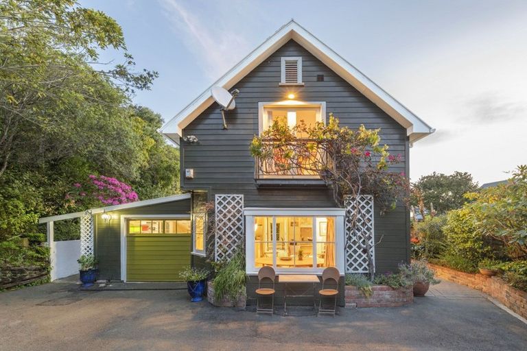 Photo of property in 28 Burma Road, Khandallah, Wellington, 6035