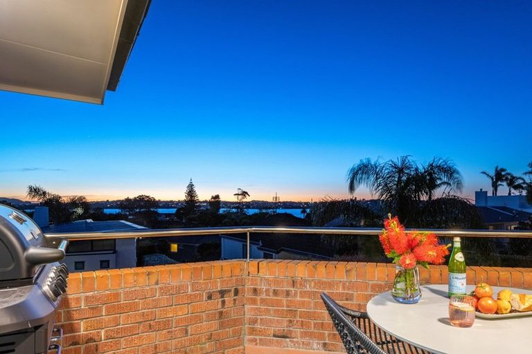 Photo of property in 37 Clovelly Road, Bucklands Beach, Auckland, 2012