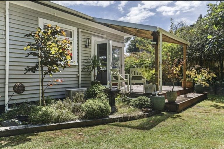 Photo of property in 15a Sycamore Grove, Lower Vogeltown, New Plymouth, 4310