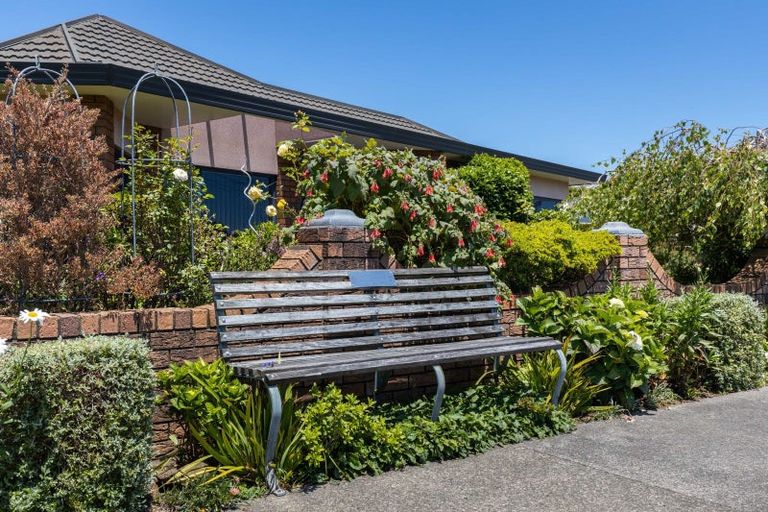 Photo of property in 81 Wallace Place, Westown, New Plymouth, 4310