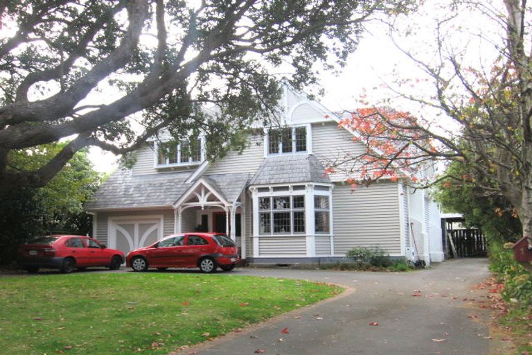 Photo of property in 1 Glen Iris Grove, Woburn, Lower Hutt, 5010