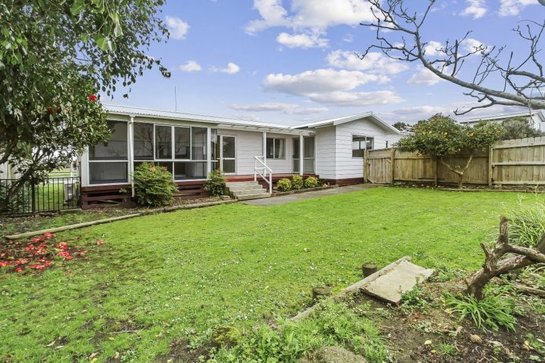 Photo of property in 33 Stevenson Road, Clarks Beach, 2122