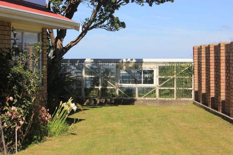 Photo of property in 29 Cypress Drive, Maungaraki, Lower Hutt, 5010
