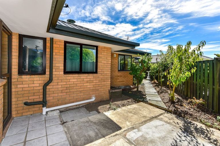 Photo of property in 5 Villa Grove, Ilam, Christchurch, 8041