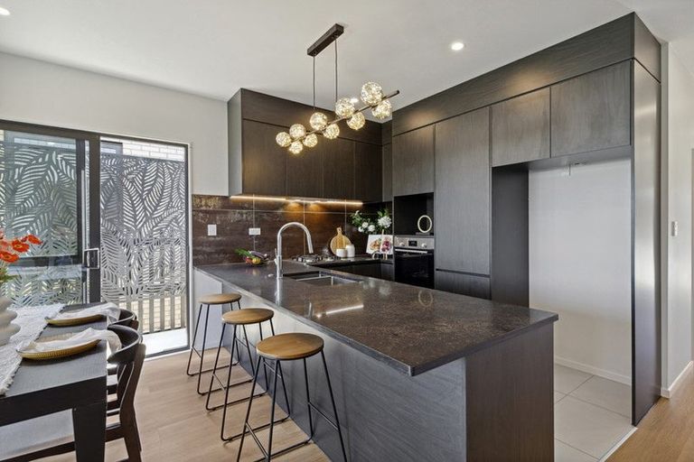 Photo of property in 9a Kotiu Place, Massey, Auckland, 0614