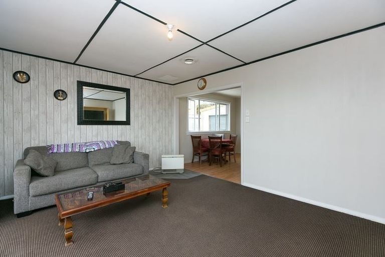 Photo of property in 880 Devon Road, Bell Block, New Plymouth, 4312