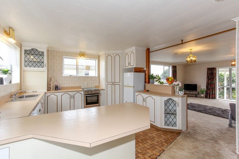 Photo of property in 7 Parris Street, Waitara, 4320