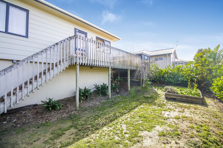 Photo of property in 49 Garton Drive, Massey, Auckland, 0614