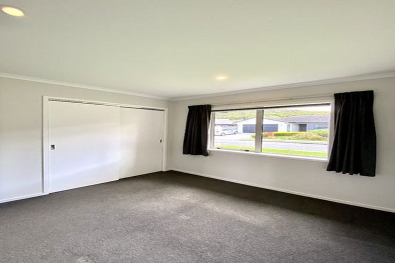 Photo of property in 4 Cory Jane Grove, Riverstone Terraces, Upper Hutt, 5018