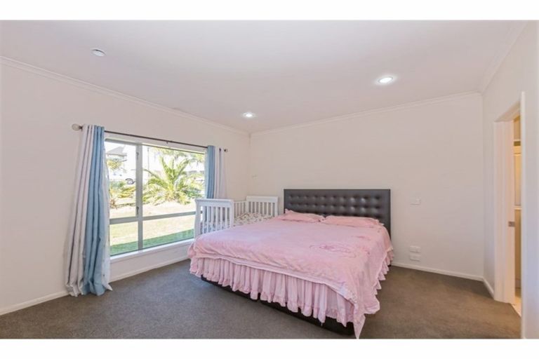 Photo of property in 33 Fingal Way, Gulf Harbour, Whangaparaoa, 0930