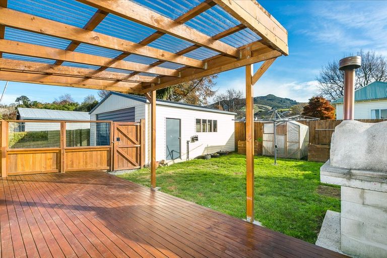 Photo of property in 6 Freyberg Avenue, Sawyers Bay, Port Chalmers, 9023