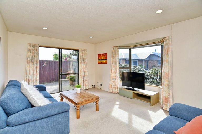 Photo of property in 2/54 Ben Nevis Drive, Broomfield, Christchurch, 8042