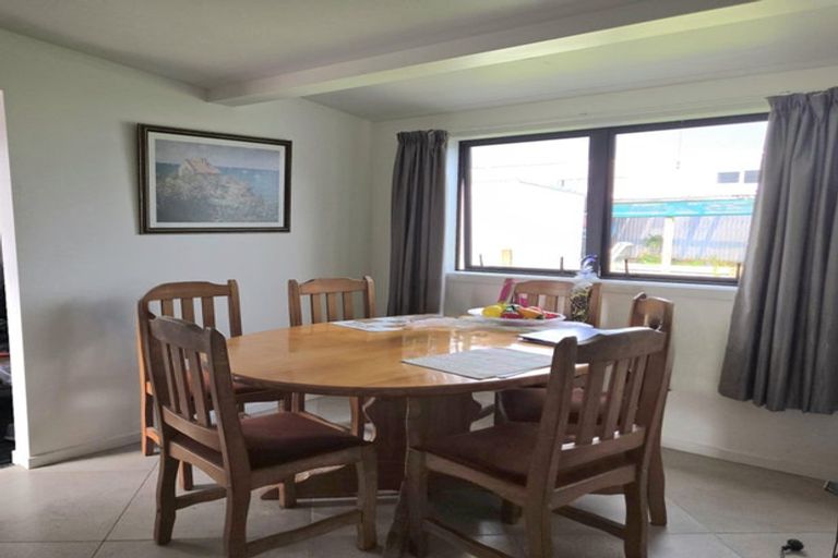 Photo of property in 6 Adderley Street, Westport, 7825