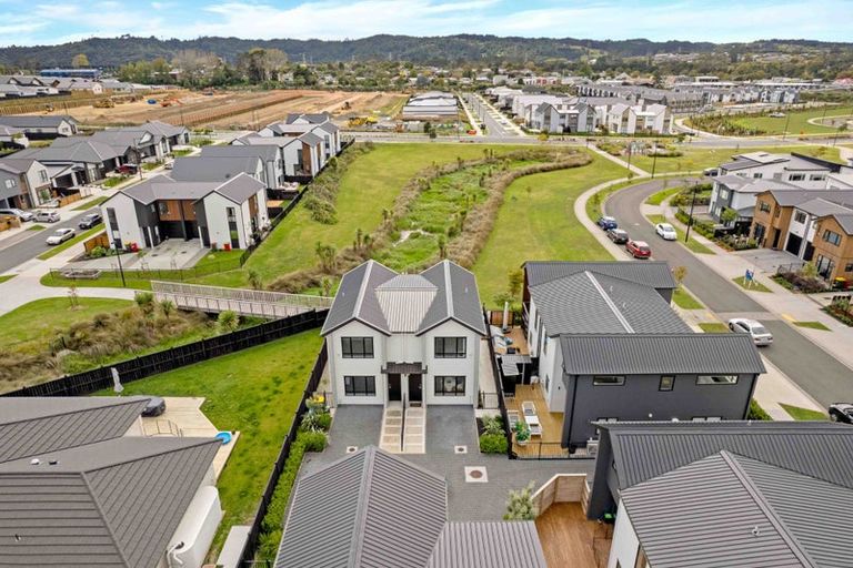 Photo of property in 22a Lumbarda Drive, Kumeu, 0810