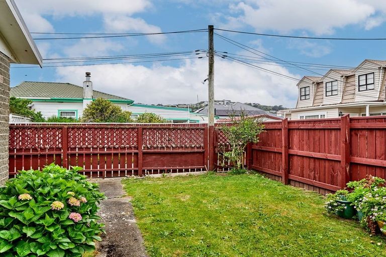 Photo of property in 2/10 Rex Street, Miramar, Wellington, 6022