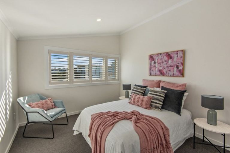 Photo of property in 2/54 Garreg Road, Bryndwr, Christchurch, 8052