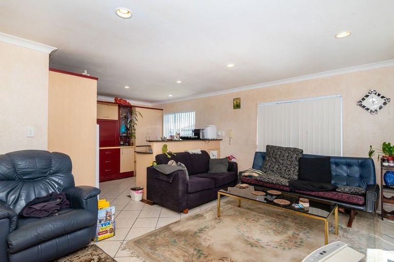 Photo of property in 36 Hugh Green Drive, Pinehill, Auckland, 0632