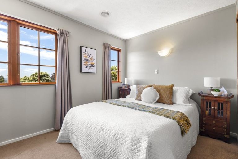 Photo of property in 1 Kate Way, Karori, Wellington, 6012