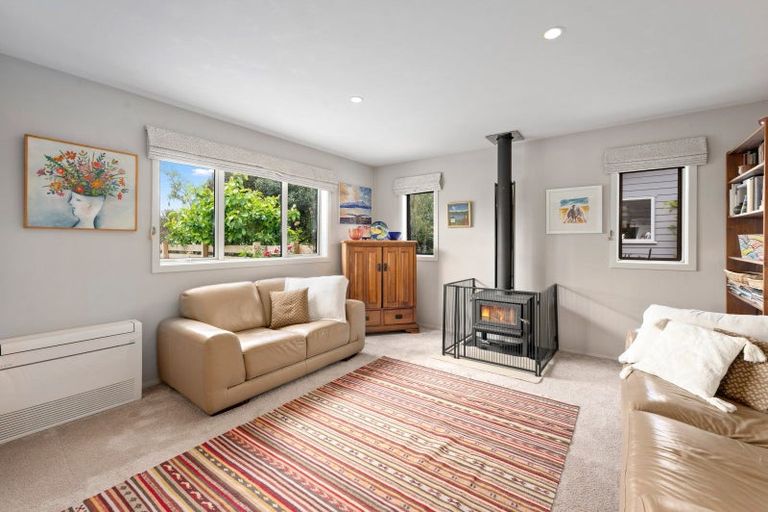 Photo of property in 98 Kinloch Road, Kinloch, Taupo, 3377