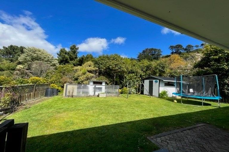 Photo of property in 99 Tirohanga Road, Tirohanga, Lower Hutt, 5010