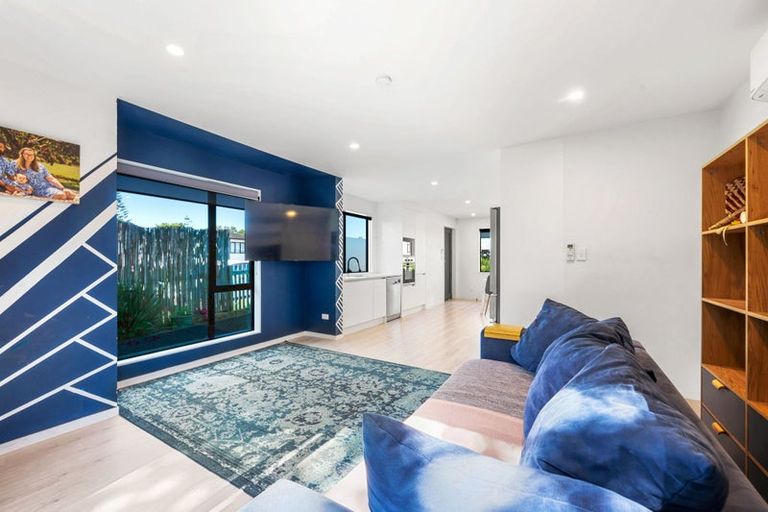 Photo of property in 8a Roys Road, Weymouth, Auckland, 2103