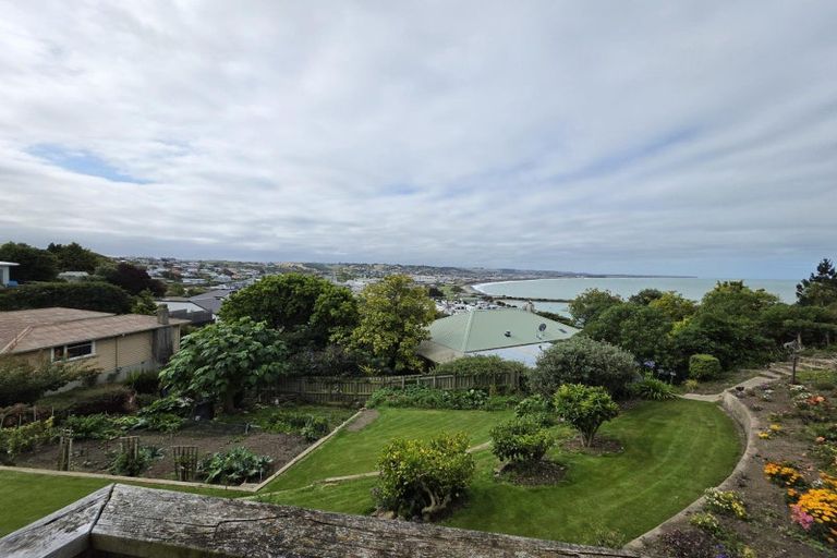 Photo of property in 2 Avon Street, South Hill, Oamaru, 9400