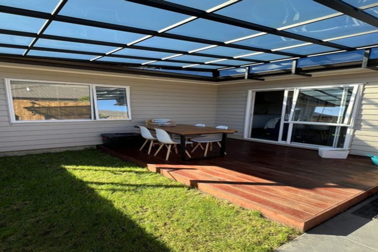 Photo of property in 32 Whareatua Avenue, Takanini, 2112