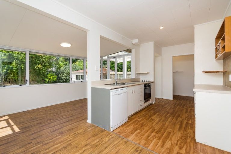 Photo of property in 13 Normanton Street, Glenfield, Auckland, 0629
