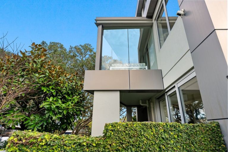 Photo of property in Montrose Villas, 441c Beach Road, Mairangi Bay, Auckland, 0630