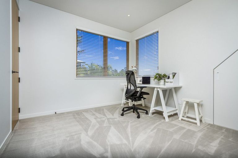 Photo of property in 21 Whitby Crescent, Mairangi Bay, Auckland, 0630