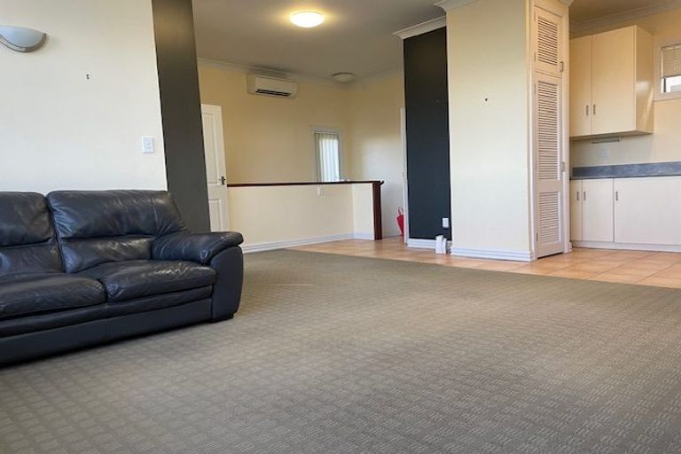 Photo of property in 52 Mitchell Street, Brooklyn, Wellington, 6021