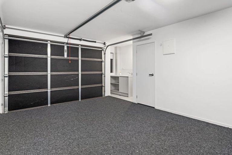 Photo of property in 2d Fowler Street, Northcote, Auckland, 0627