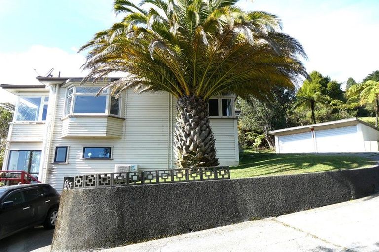 Photo of property in 11 Leith Crescent, Greymouth, 7805