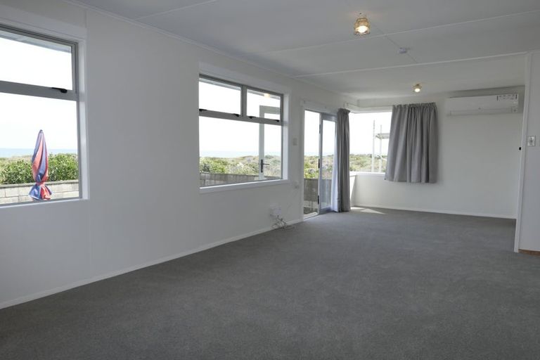 Photo of property in 7 Kent Avenue, Waitarere Beach, Levin, 5510
