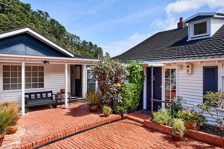 Photo of property in 5 Tui Road, Days Bay, Lower Hutt, 5013