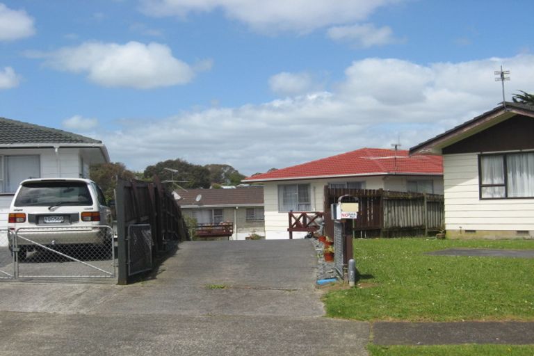 Photo of property in 9 Ngatira Place, Clendon Park, Auckland, 2103