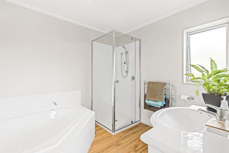 Photo of property in 41 Chic Gardens, Parakai, 0830