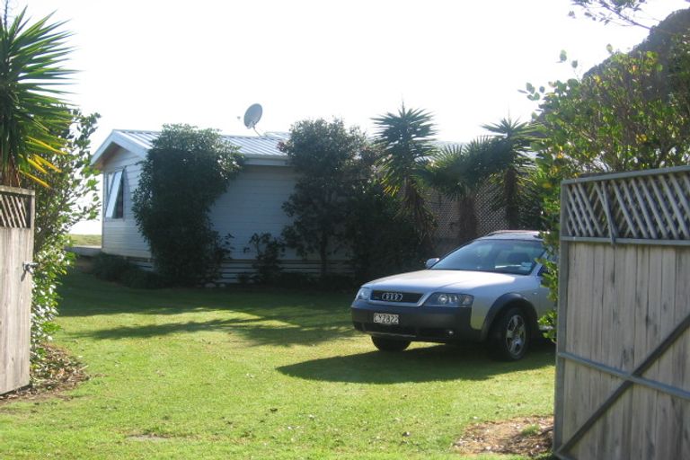 Photo of property in 105 Omara Place, Matarangi, Whitianga, 3592