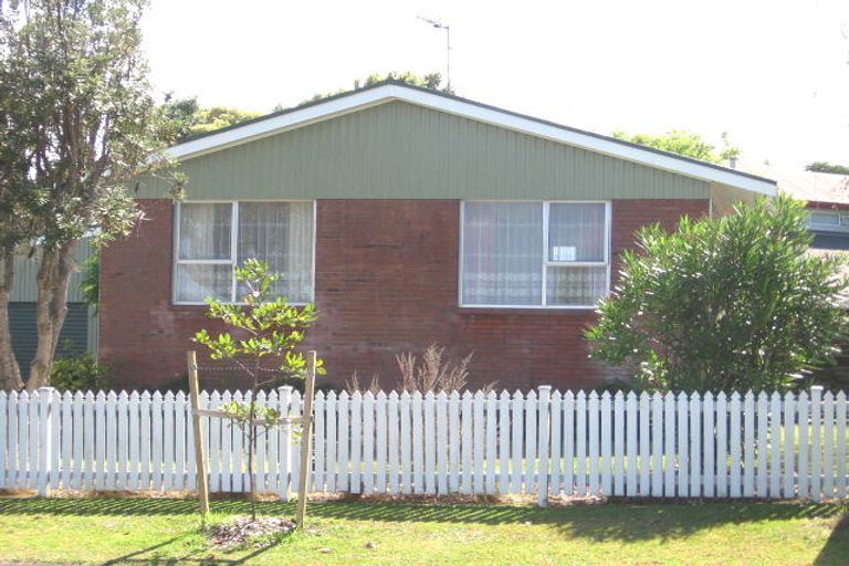 Photo of property in 7 Redwood Drive, Massey, Auckland, 0614