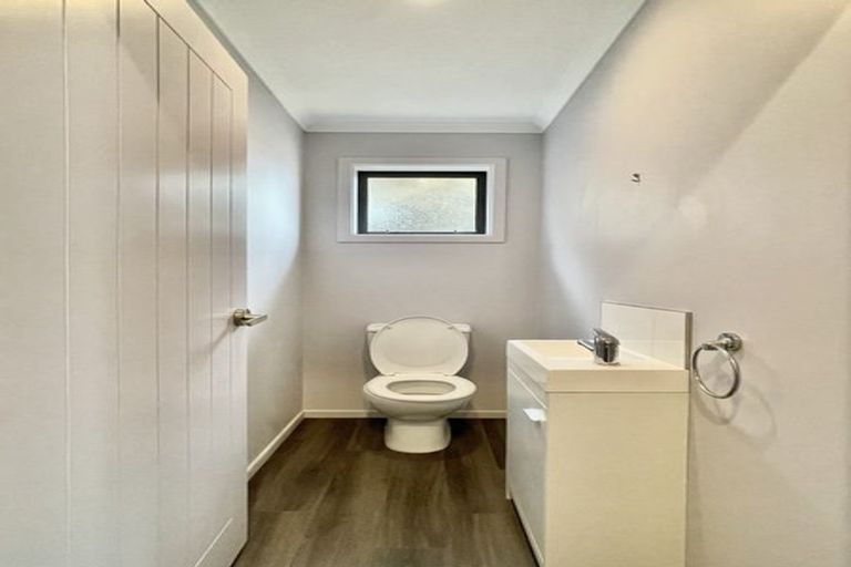 Photo of property in 3a Oxford Crescent, Ebdentown, Upper Hutt, 5018